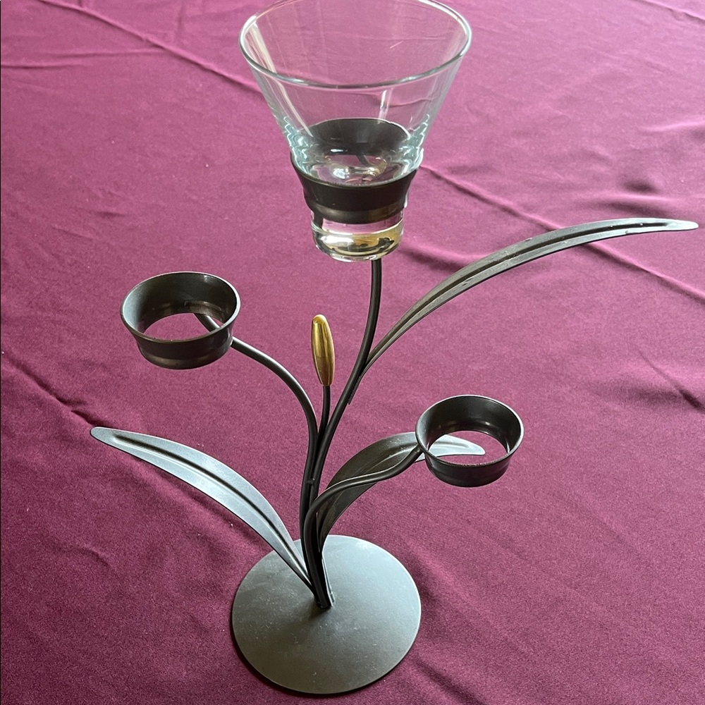 Elegant metal tea light candle holder (glasses not included, one shown for demo)